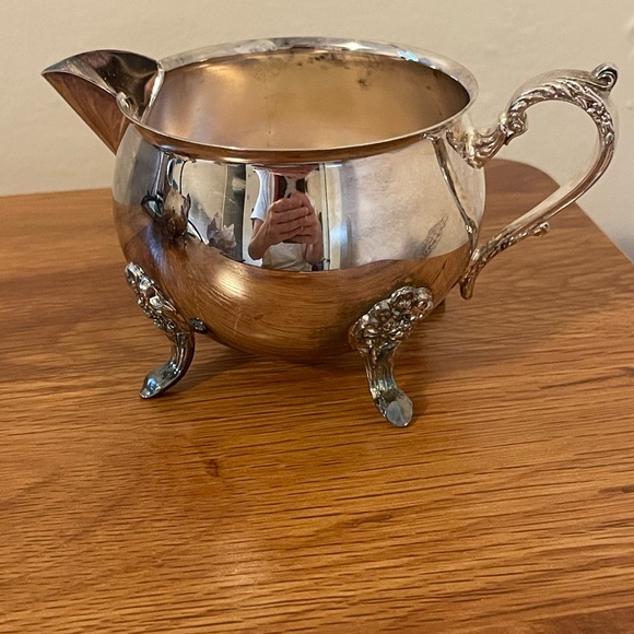 Elegant Silver Creamer Set - Picture 4 of 6